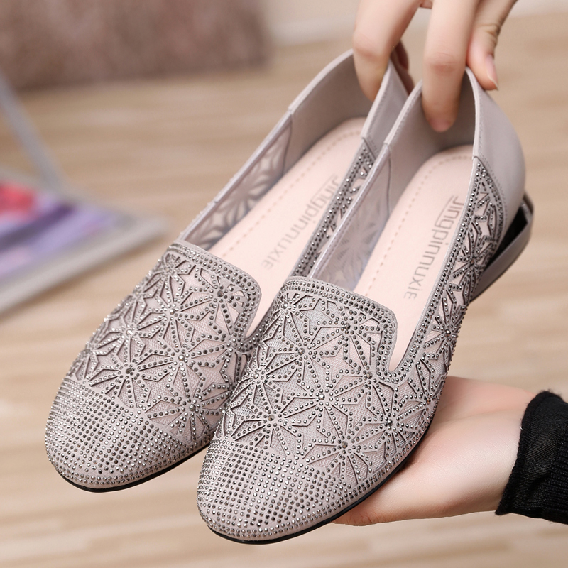 Summer Mom Sandals for Women, Soft-Soled Women's Low-Heeled Leather Shoes, Middle-Aged and Elderly Women's Shoes, Rhinestone Mesh Hollow Large Size Shoes Summer Mom Sandals for Women, Soft-Soled Women's Low-Heeled Leather Shoes, Middle-Aged and Elderly Women's Shoes, Rhinestone Mesh Hollow Large Size Shoes