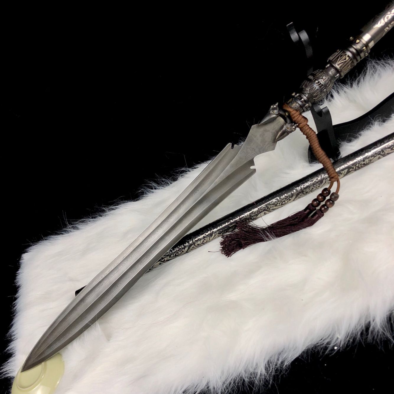 Handmade Red Tassel Gun Horse long gun Long spear-long spear-shaped weapon Sword 100 Practiced Patterned Steel Martial Arts Barking Gun