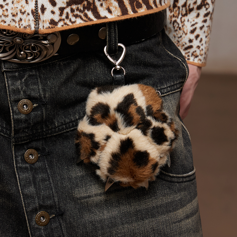 Dnd4Des Wang Shulong's Original Millennium Plush Leopard Print Bear Claw Bag Genuine Leather Bear Paw Pendant Earphone Bag