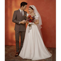 Satin French light wedding dress 2022 new simple and elegant temperament travel photography retro puff sleeves welcome guests to go out yarn summer