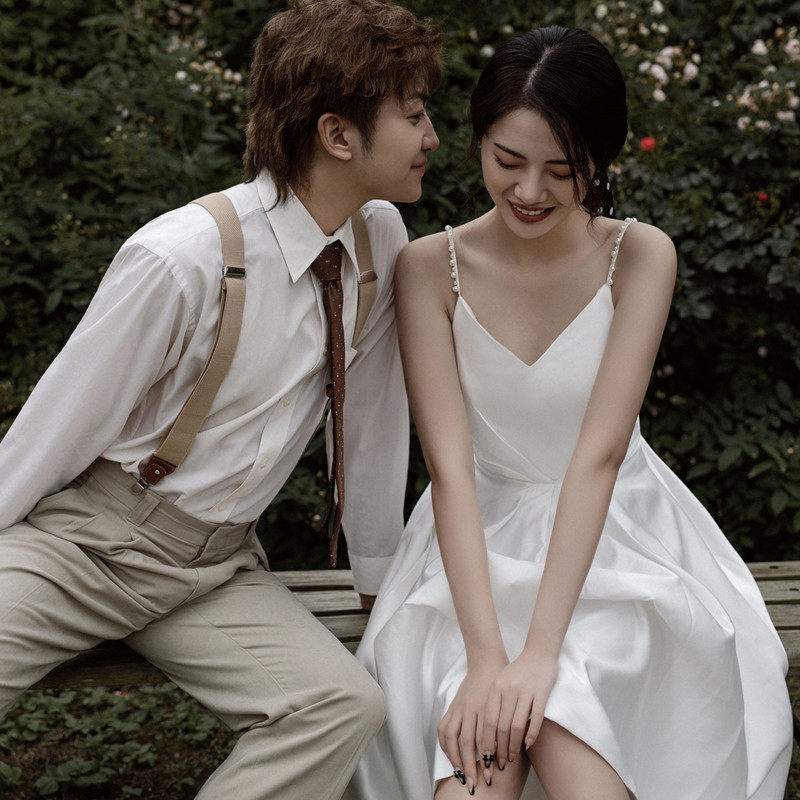 Hanging light wedding satin, super fairy small brigade to white and lean-looking skinny skinny frame of the summer