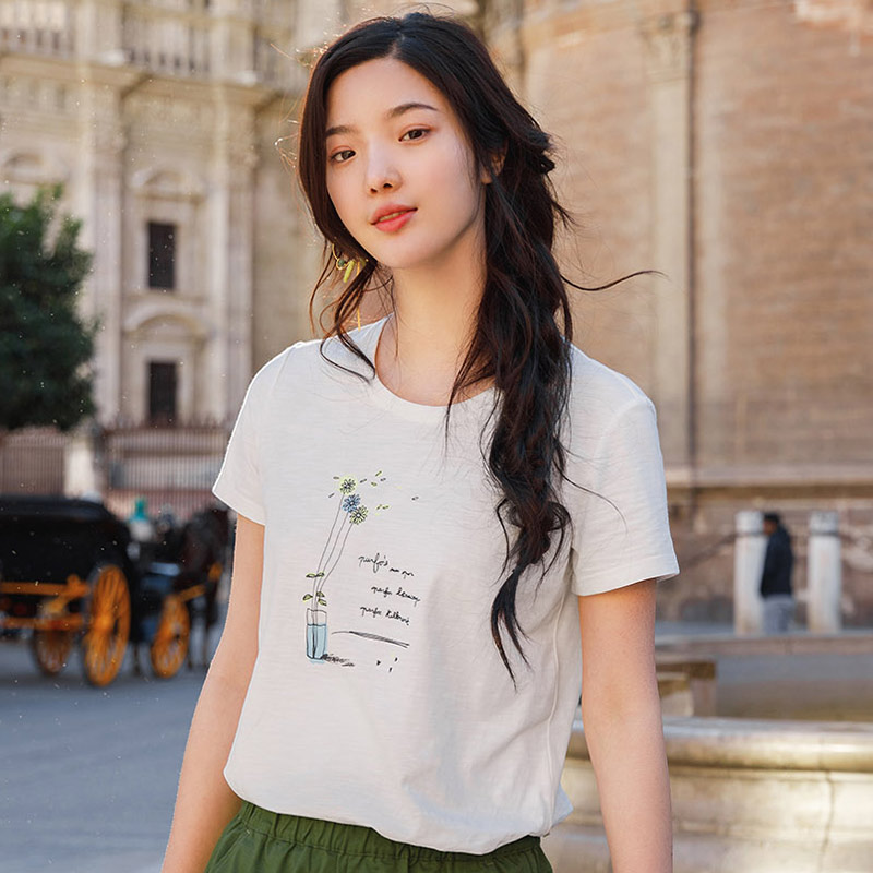 茵曼 19年夏季新款 宽松圆领 女式印花T恤 双重优惠折后¥58.6包邮 茵曼 19年夏季新款 宽松圆领 女式印花T恤 双重优惠折后¥58.6包邮