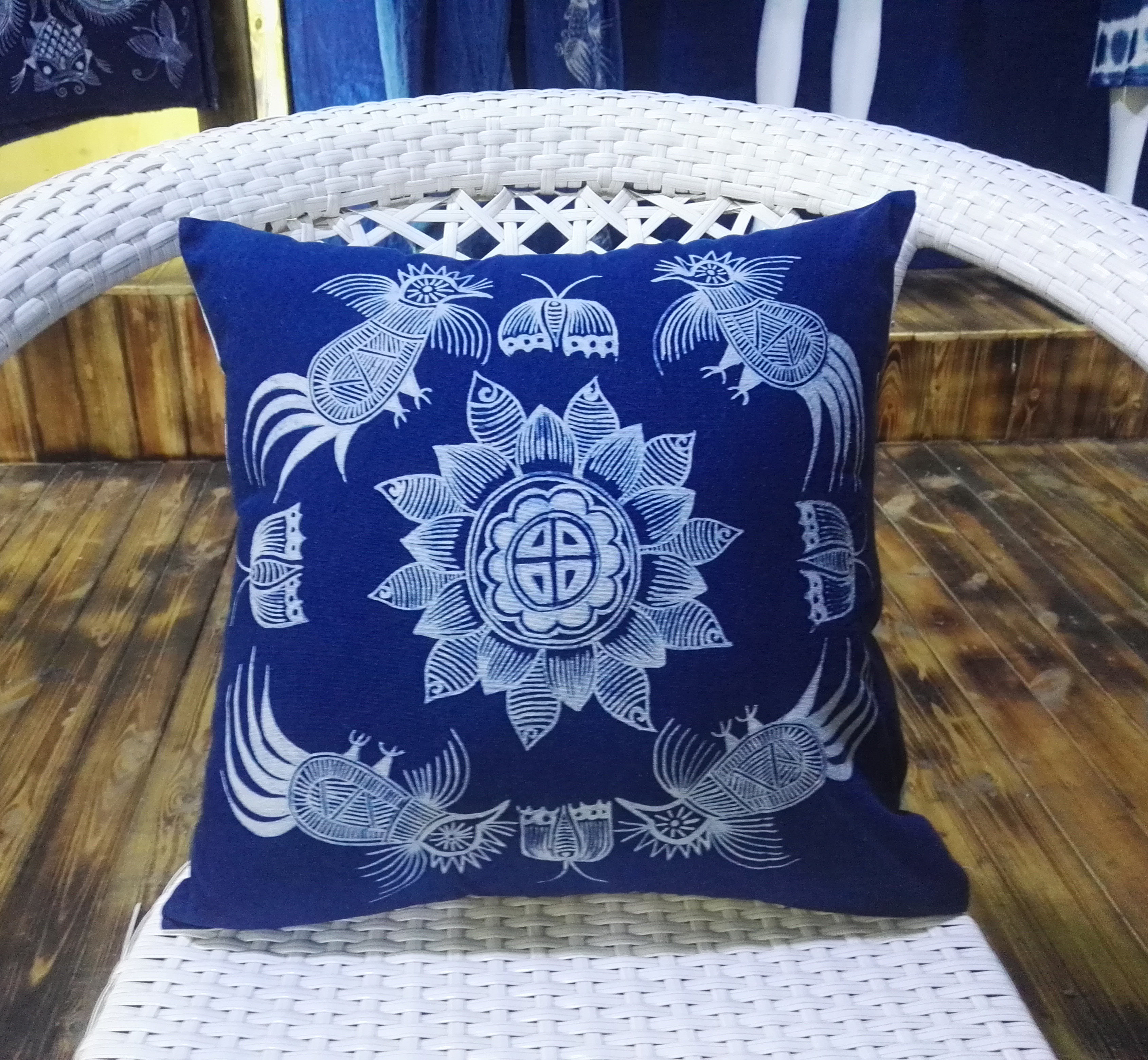 Wax dyeing hug cushion cushions cushion sleeve set for processing pattern painting Danzhai Wax Dyeing and Miao Dyeing Skills Experience