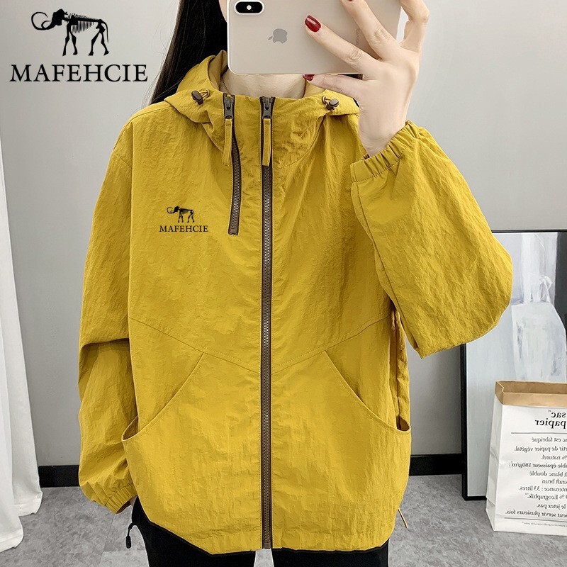Women's Jacket 2026 New Spring and Autumn Thin Mesh Lining Outdoor Windproof Waterproof Hiking Mountaineering Clothing Travel Jacket