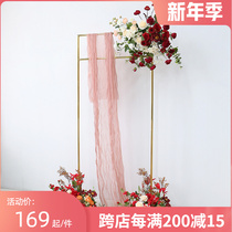 Wedding event background decoration floral arrangement simulation road guide flower arch iron frame hanging decoration simple venue layout