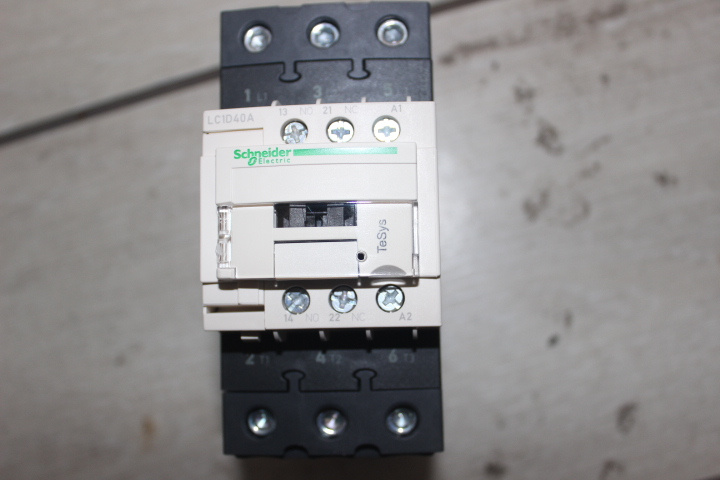 Schneider AC contactor LC1D38M7C AC 38A coil voltage 220V Spot sales