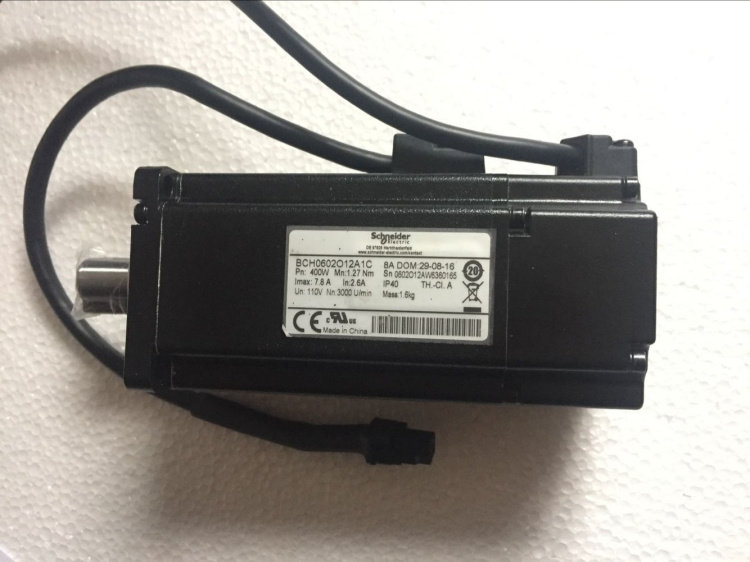 Schneider servo motors BMH0701P11A2A totally new spot on the spot.