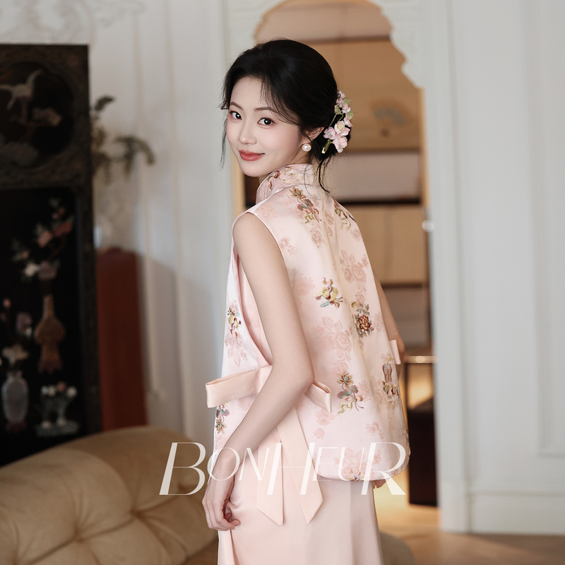 Bonheur Engagement Dress "Ninghua" Pink Embroidered Cheongsam Bride's New Chinese-Style Morning Gown for the Wedding Ceremony Bonheur Engagement Dress "Ninghua" Pink Embroidered Cheongsam Bride's New Chinese-Style Morning Gown for the Wedding Ceremony
