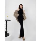 Платье без рукавов, европейский стиль, высокий воротник, с акцентом на бедрах, в обтяжку, по фигуре