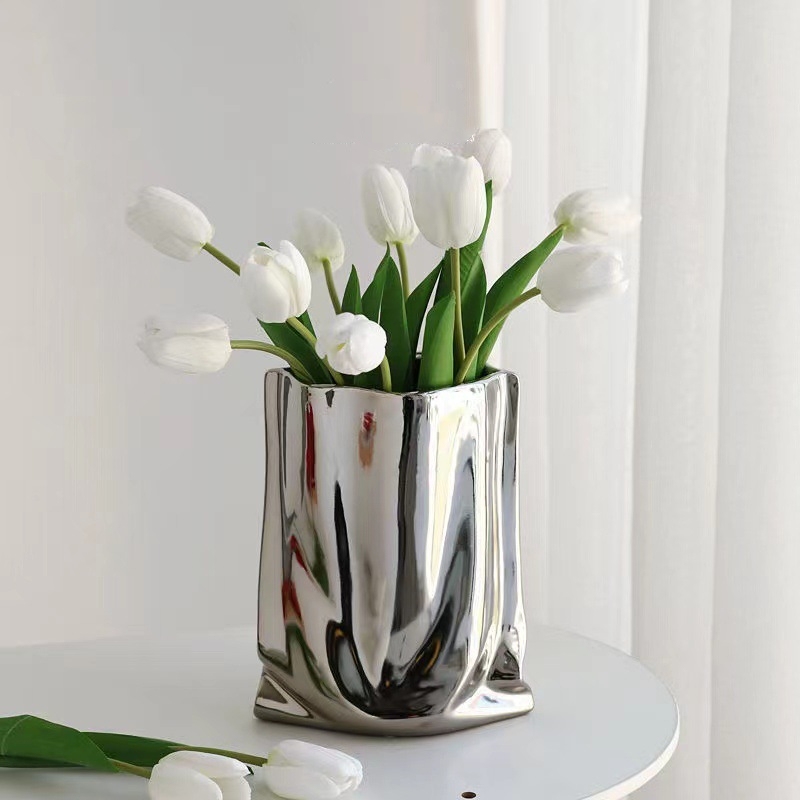 Light Luxury and High-End Electroplated Ceramic Vase Ornaments for Living Room Flower Arrangements, Tulips, Simulated Floral Art, Table Decoration Flower Vessels Light Luxury and High-End Electroplated Ceramic Vase Ornaments for Living Room Flower Arrangements, Tulips, Simulated Floral Art, Table Decoration Flower Vessels