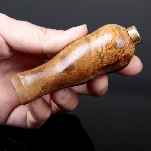 Мундштук, курительные принадлежности, чемодан, медная отвертка