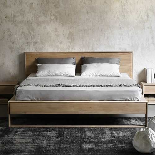 Северная экспрессия, импортируемое из Ethnicraft/Nordic с двуспальной кровати.