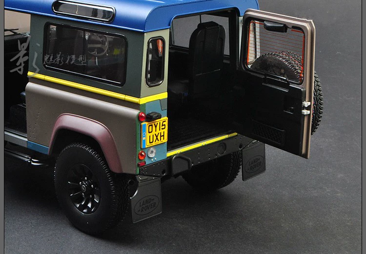 AR hợp lý 1:18 Land Rover Defender Paul Smith màu 90 xe địa hình mô hình xe hợp kim SUV - Chế độ tĩnh