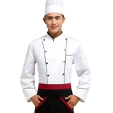 Шеф -повар с длинной дышащей мужской кухней кухня кухня ресторан