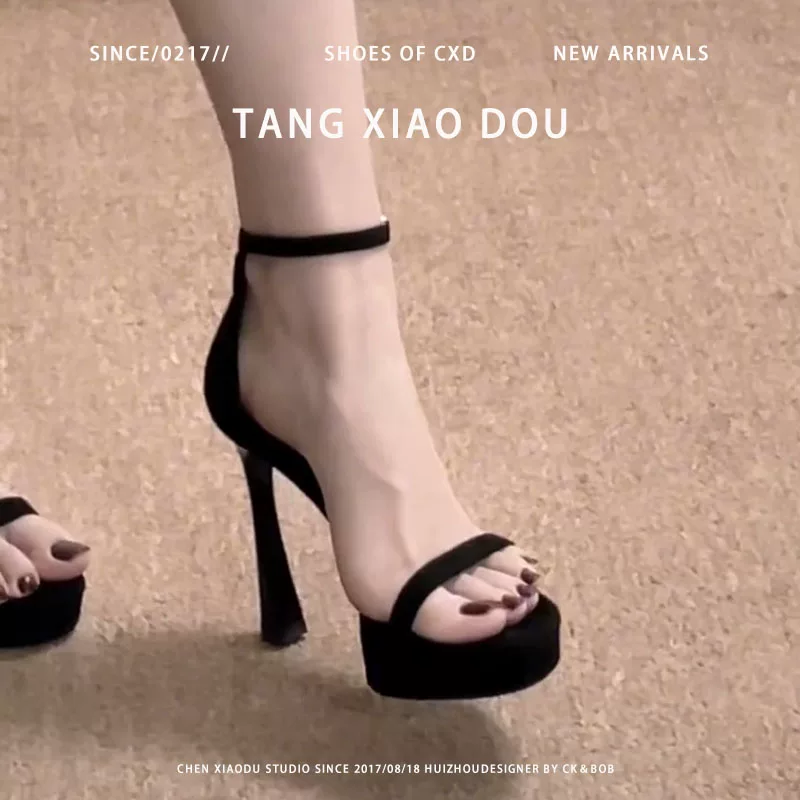 Summer sexy black universal sandals with a strap