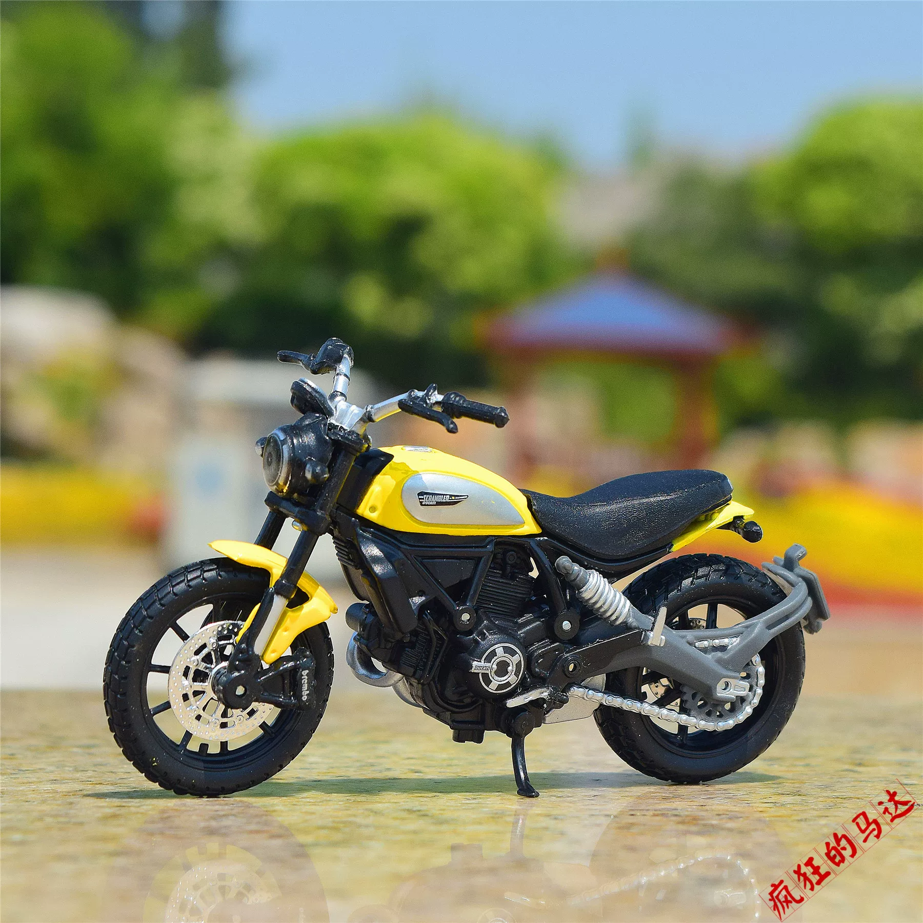 Модель мотоцикла Meritor Figure 1/18 Ducati SUPER NAKED V4 S Su 1199 Street Fighter