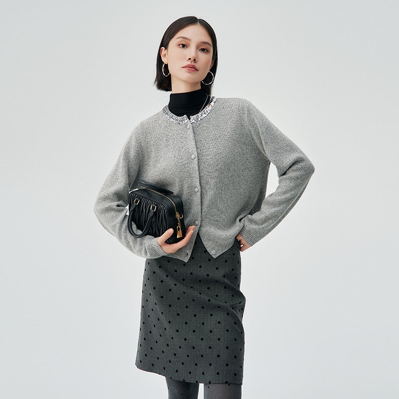 [Close Store Clearance] Weixiaer Sequined Gray High-End Knitwear with a Collar, Early Autumn New Style, Lazy Style