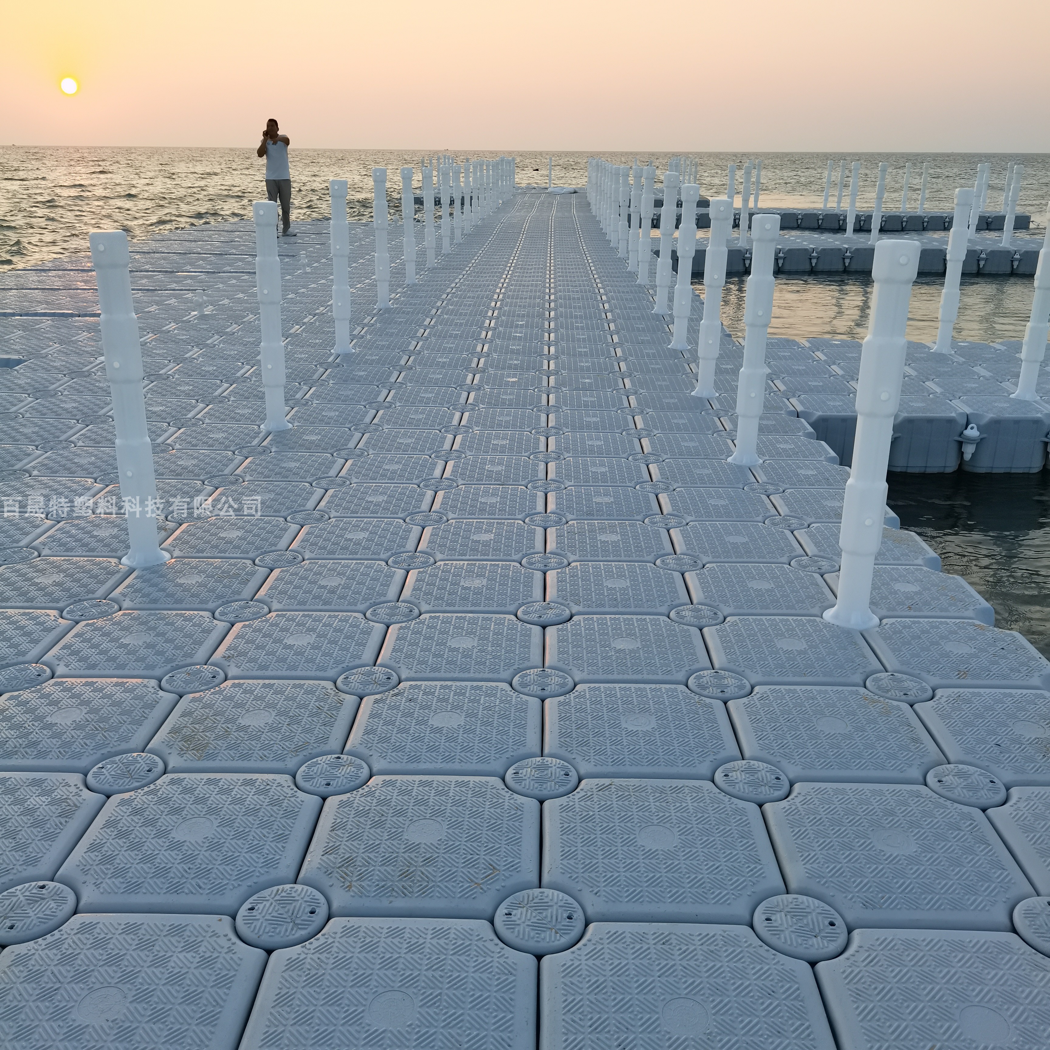 Single double body plastic pontoon rental water platform leisure stage fishing pontoon activity dock pontoon rental