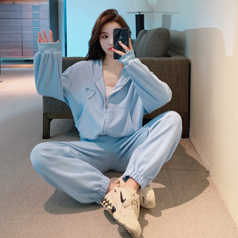 2022 Spring High Level Feel Port Wind Small Fresh Casual Sports Thick Cotton Suit Women Net Red Fried Street Goddess Van Two Sets