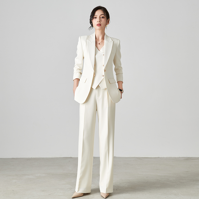 2026 Spring and Autumn New Style Warm White Elegant and Sophisticated Professional Women's Suit Set for Hosting Meetings and Formal Wear Three-Piece Set