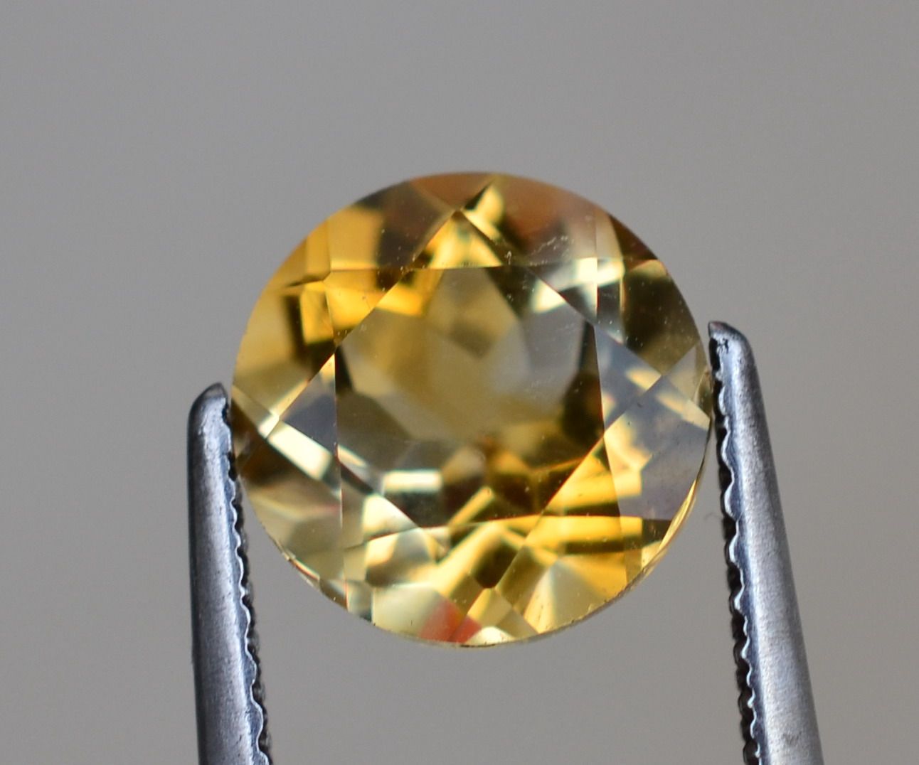 Natural Citrine bare stone full fire round 8mm beautiful golden yellow special sale