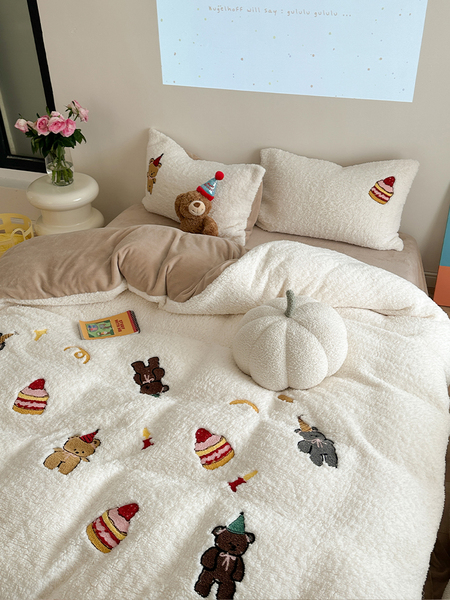 Cartoon Style Thickened Warm Berber Fleece Winter Milk Fiber Four-Piece Set Kids Cute Bear Quilt Cover Bedding
