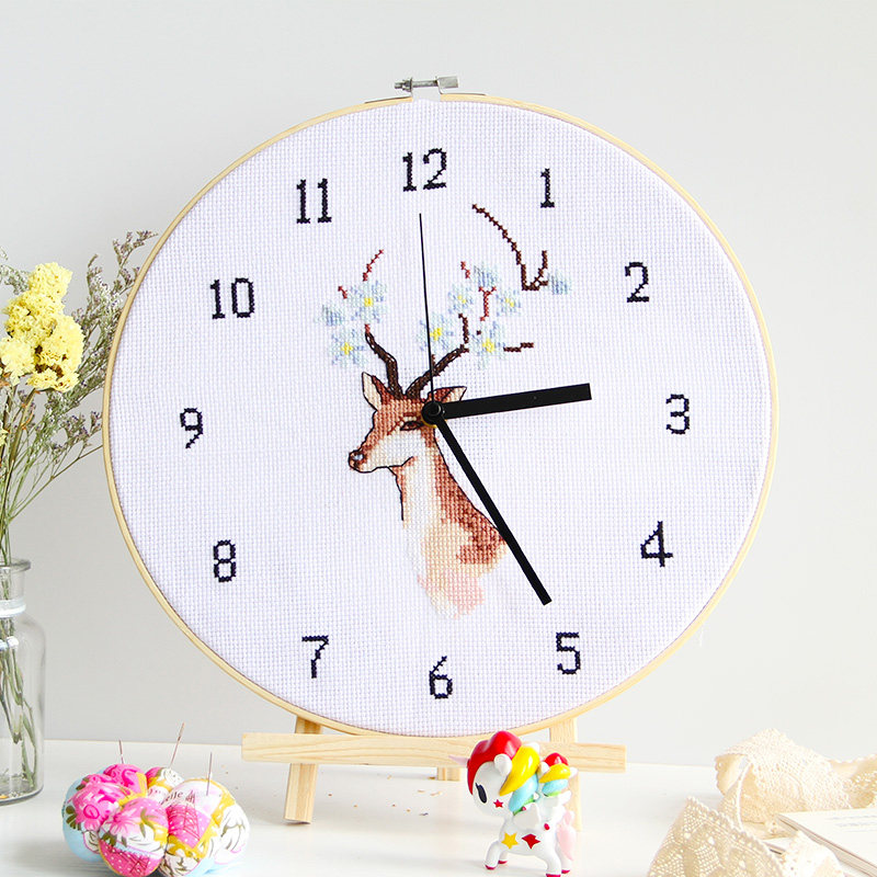 Cross stitch time and watch living room 2021 new line embroidered simple new hand embroidered small pieces own embroidered bedroom handmade
