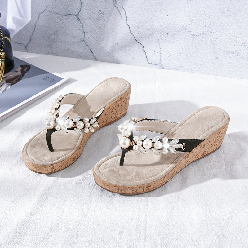 Slippers 2022 new woman wears anti - slip fashion pearl thick wedge shape sandals in the summer of the human drag heel