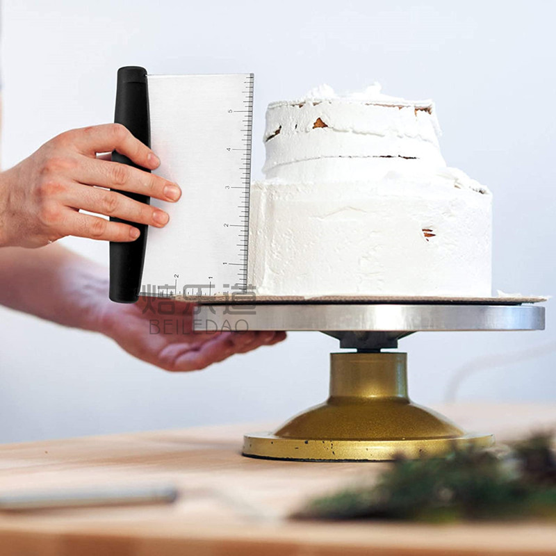 Stainless Steel Band Scale Semicircle Scraper Face of cutting knife cake Cake Cream Wipe wood handle Squeegee Wipe tool