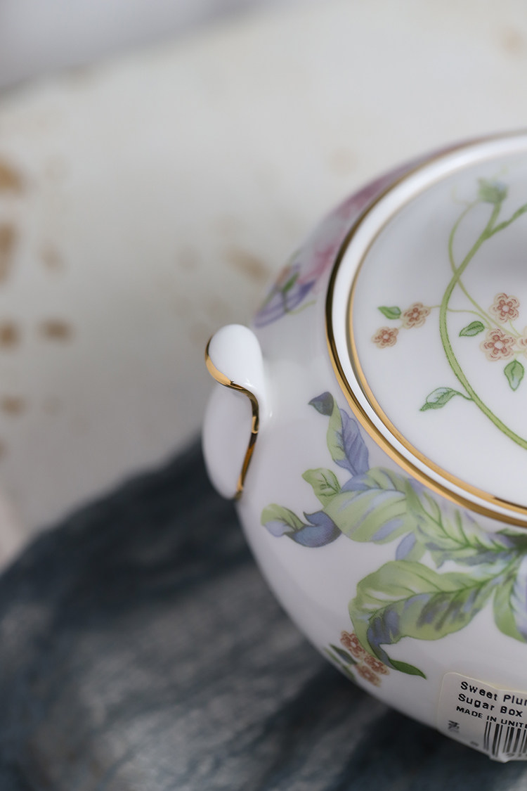 Сейчас в наличии великобритания подлинный Wedgwood Sweet Plum сладкий ягода костяной фарфор кофе Оборудование сахарное бак банка 