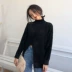 Áo len gió retro có hương vị Hồng Kông của phụ nữ đầu tách nhung hoang dã nửa cao cổ áo len dài Áo len