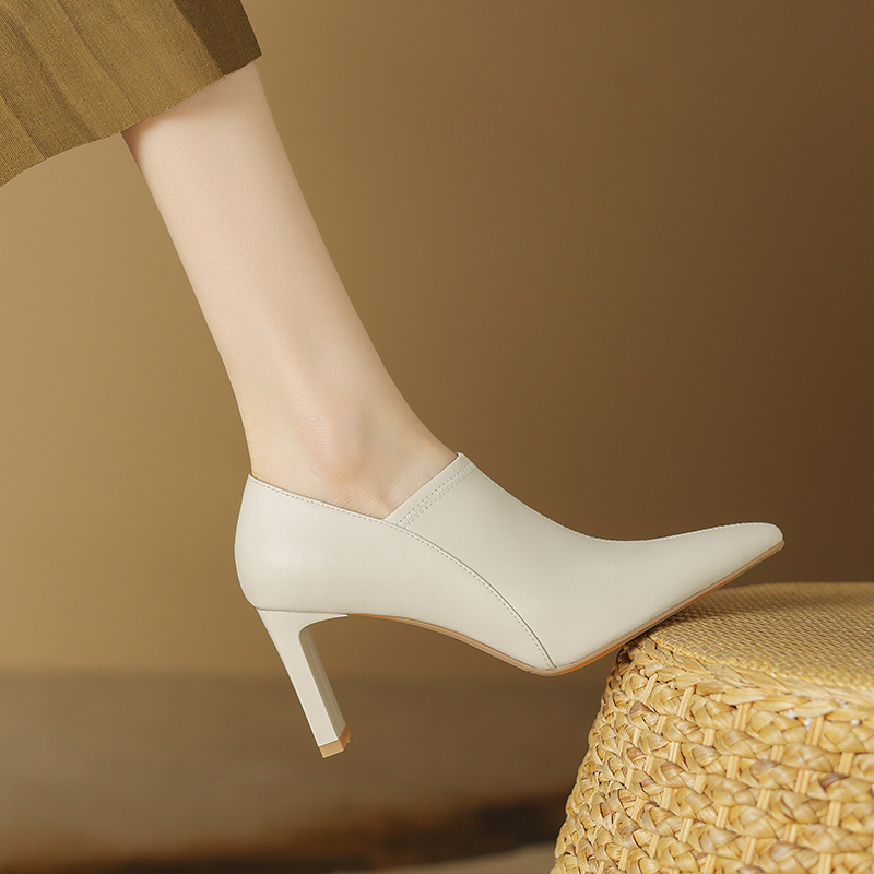 Sheepskin French Pointed-Toe Deep-Cut White High-Heeled Shoes for Women, Autumn Style, Elegant Chunky Heel, Comfortable Ankle Boots Sheepskin French Pointed-Toe Deep-Cut White High-Heeled Shoes for Women, Autumn Style, Elegant Chunky Heel, Comfortable Ankle Boots
