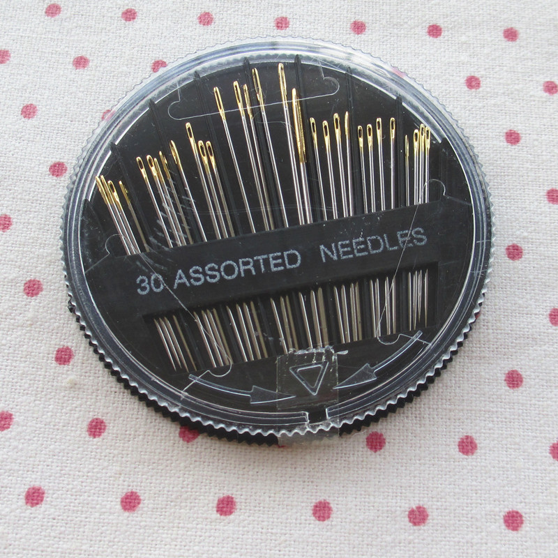 Export hand sewing needle gold tail sewing needle hand needle embroidery needle sewing needle household set sewing box set disc