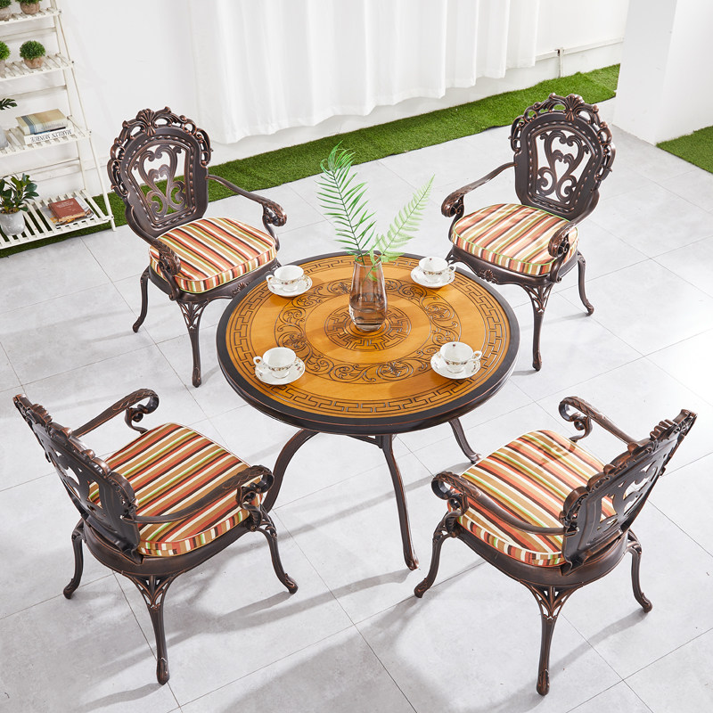 Outdoor leisure high-end European-style garden courtyard balcony greenhouse waterproof wrought iron outdoor cast aluminum table and chair three-piece set