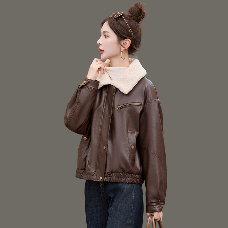 2026 New Haining Genuine Leather Jacket for Women, Short Style, Winter Fleece-Lined, Korean Style, High-End Motorcycle Jacket with Fur Collar 2026 New Haining Genuine Leather Jacket for Women, Short Style, Winter Fleece-Lined, Korean Style, High-End Motorcycle Jacket with Fur Collar