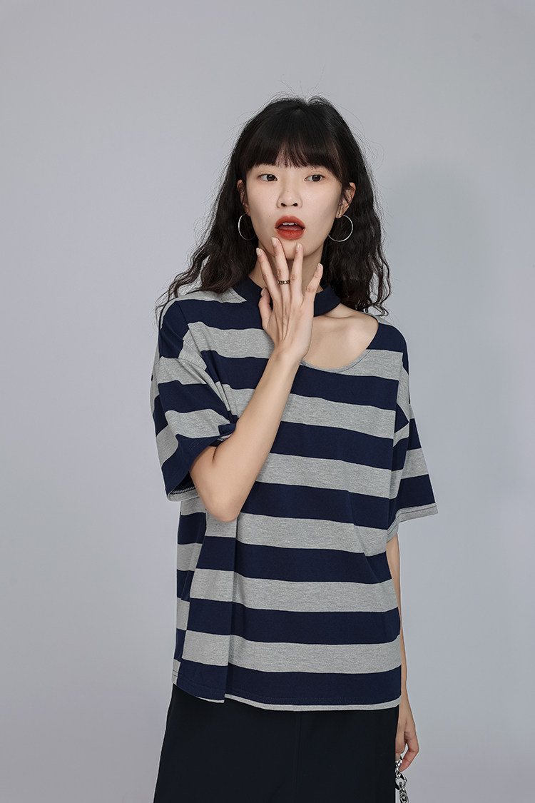 Стильные костюмы 「又巷」甜辣两件套裙2023年夏季新款条纹上衣搭开叉半身裙套装女