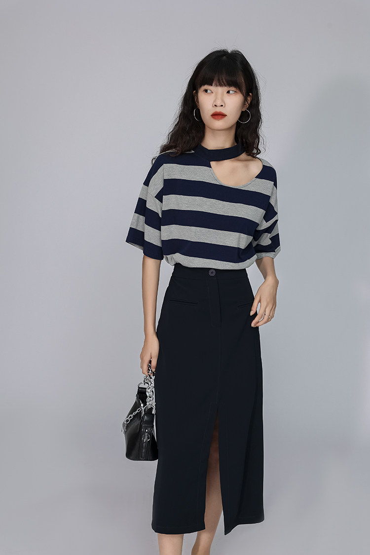 Стильные костюмы 「又巷」甜辣两件套裙2023年夏季新款条纹上衣搭开叉半身裙套装女