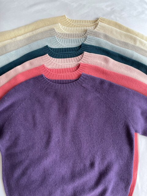 Autumn and Winter New Product, Simple Japanese Style Round Neck Solid Color Raglan Sleeve Seamless One-Piece Women's Wool Sweater, Loose Style Sweater