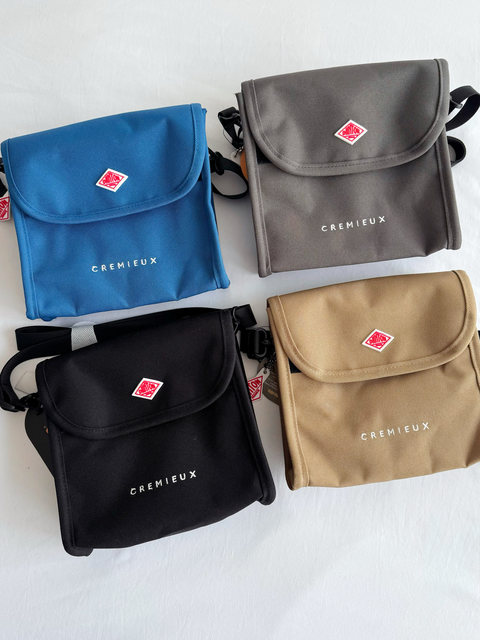 Japanese Trendy Brand Spring/Summer New Retro Solid Color Nylon Waterproof Crossbody Bag Unisex Shoulder Bag Small Square Bag Danton