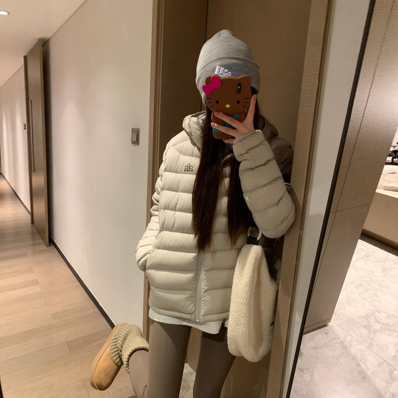Gray Ribbed down Jacket for Women, Short Style, Lightweight, Hooded, 2025 Winter New Casual Couple's Trendy Brand Puffer Jacket Gray Ribbed down Jacket for Women, Short Style, Lightweight, Hooded, 2025 Winter New Casual Couple's Trendy Brand Puffer Jacket
