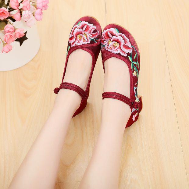 Giày khiêu vũ vuông nữ cũ Bắc Kinh giày vải bốn mùa quốc gia giày khiêu vũ yangko hiệu suất giày tăng giày thêu giày khiêu vũ - Khiêu vũ / Thể dục nhịp điệu / Thể dục dụng cụ giày nhảy cha cha cha