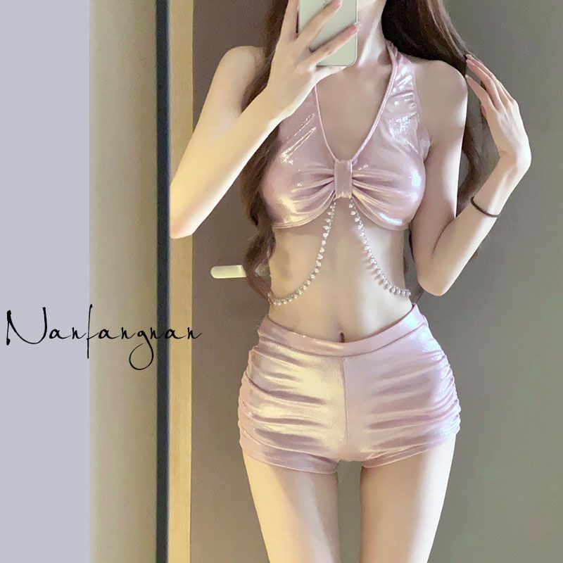 闪耀海滩的欧美风情:新款烫钻分体比基尼👙风潮来袭