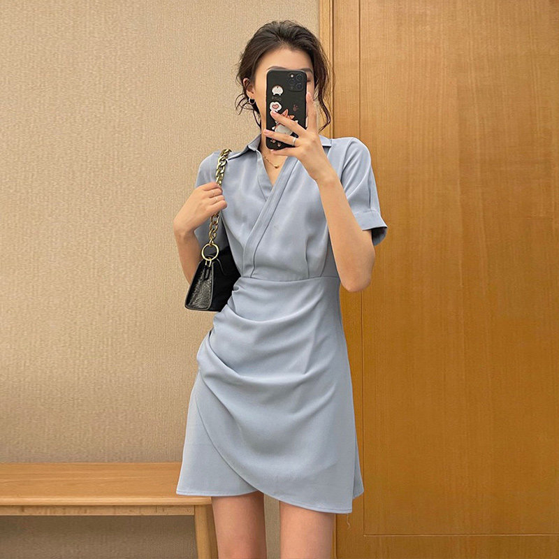 Hepburn style style dress women's 2021 summer new waist slim belly wrinkled V-neck small black skirt