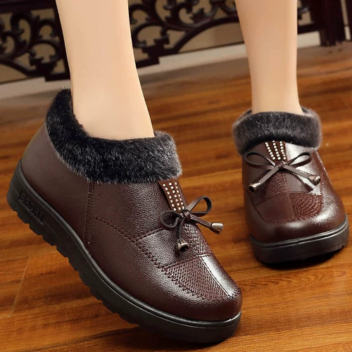 Зимние слипоны, флисовая удерживающая тепло обувь, нескользящие полиуретановые короткие сапоги для матери, мягкая подошва, для среднего возраста