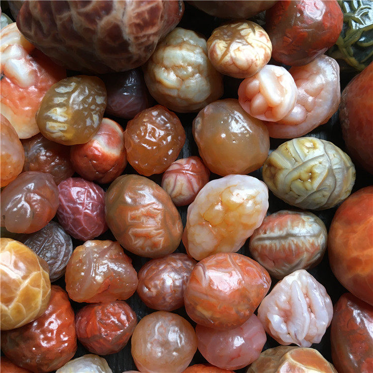 Old blood veins Mongolian surface tendons and stones boutique Alxa Gobi agate sugar heart agate relief eye stone collection