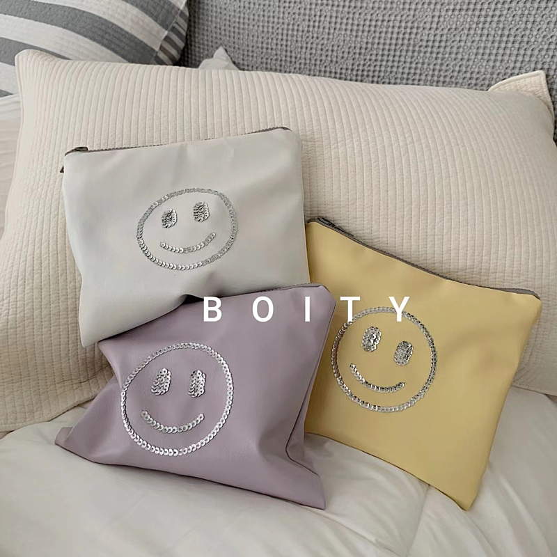 Mohe Korea Boit cute bright smile face makeup pack in wind portable large capacity collection bag bag woman