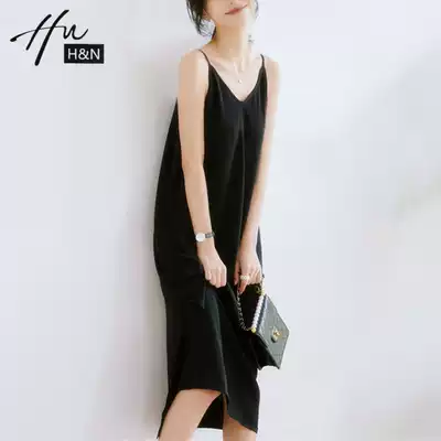 Black suspender dress women's 2021 new temperament V-neck sexy backless thin mid-length version of baby bag skirt women's summer