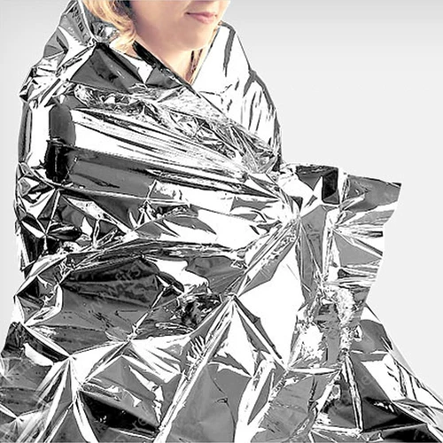 Дорожный спальный мешок, термос, спасательный жилет, ковер