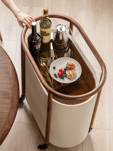 Северный диван Край несколько небольших тележек черной хозяйки черные персики Вуди Минималистские могут перемещать легкий роскошный шкаф