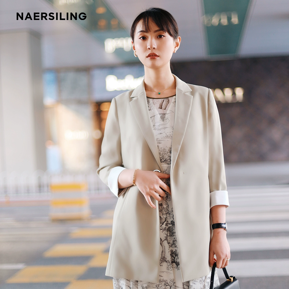 [Na Ersi Ling] Áo khoác nữ màu vàng nhạt đơn giản, thời trang đơn giản, dài giữa mùa xuân 2020 và áo khoác mỏng mùa thu - Business Suit